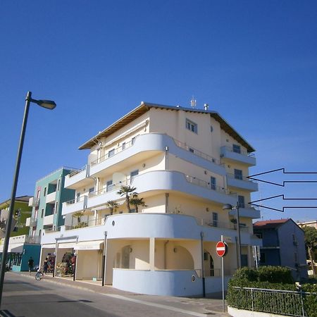 Residence Diana Frontemare - Agenzia Cocal Caorle Bagian luar foto